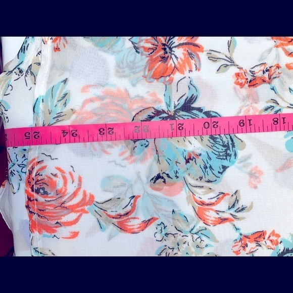 Bundle Alert 🚨 2 Floral Spring Top  Size Small - Picture 5 of 15